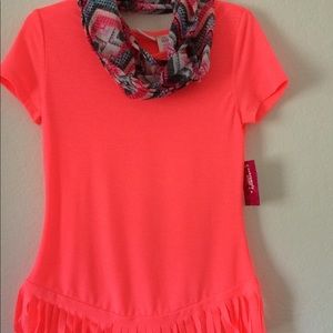 Fringe tee with scarf coral
